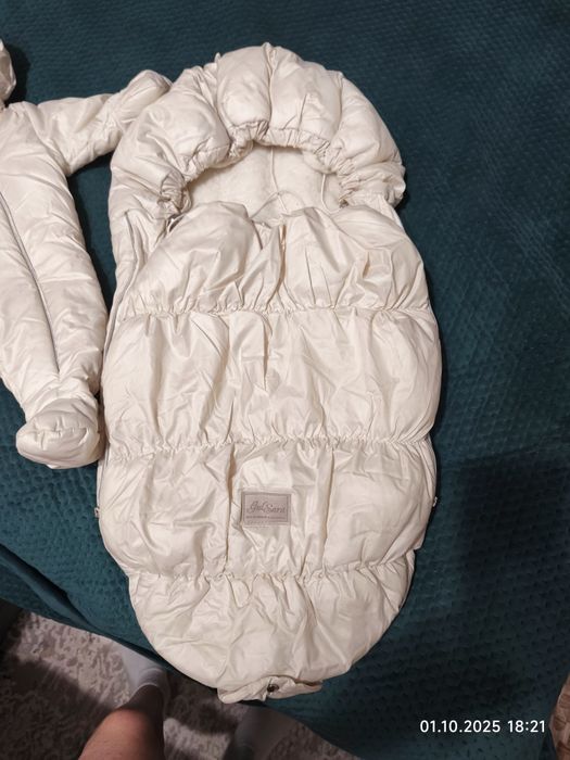 Продам кокон с комбинезоном на выписку