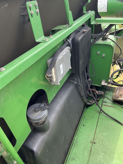 Dezmembrez combina agricola John Deere 9880 STS