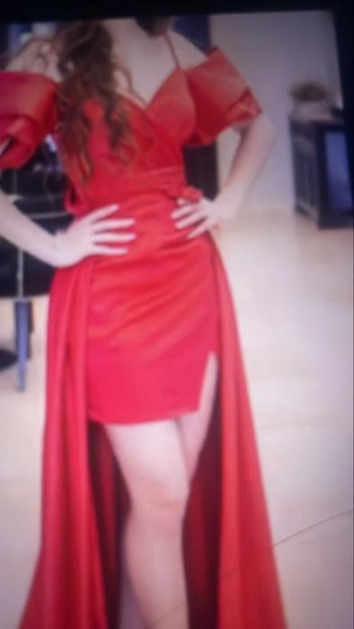 Rochie cu trena detasabila