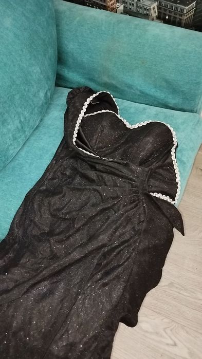 Vând rochie tip corset mulata pe corp închidere șnur