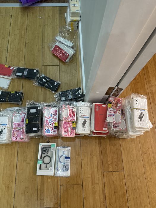 Продам чехлы на телефоны самсунг, айфон, редми, поко