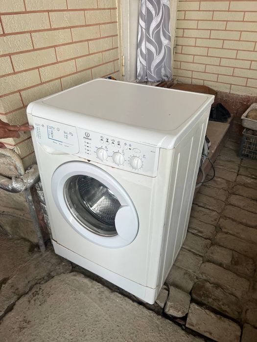 Avtomat stiralniy mashinka sotiladi