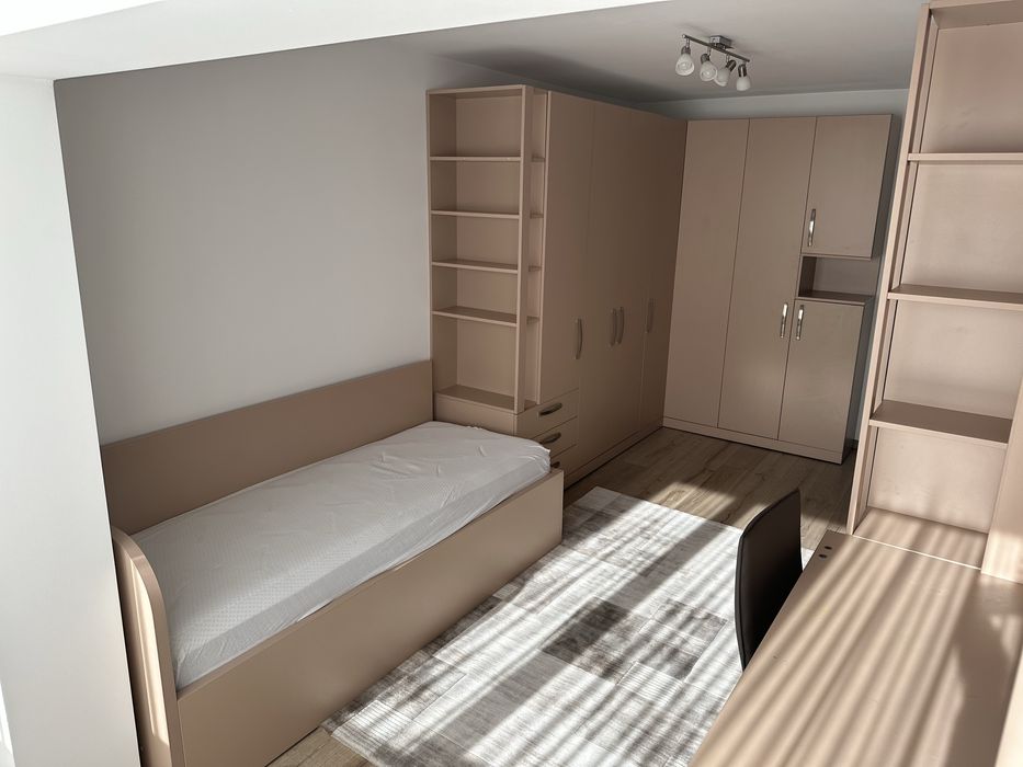 Apartament cu doua camere Scriitorilor.Structura mare.