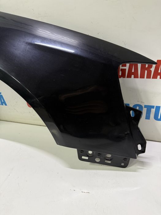 Aripa dreapta fata VW Passat B6 neagra LC9X MIC DEFECT