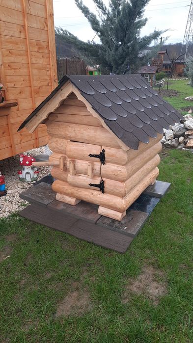 Cusca pui iepuri caini ,mese ,fantani, obiecte rustice