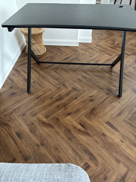 Продается компьютерный стол