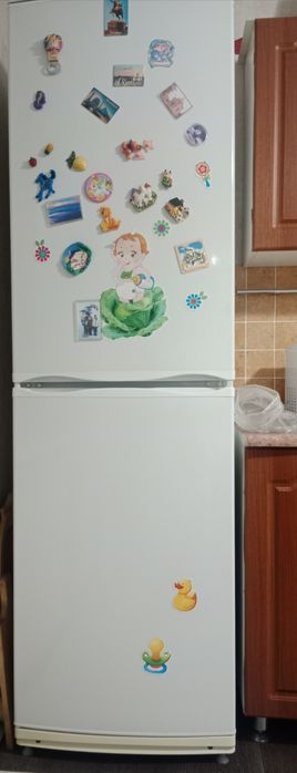 Продам 2-х камерный холодильник