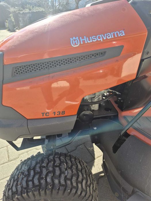 Tractor de tuns gazon Husqvarna TC 138 – NOU