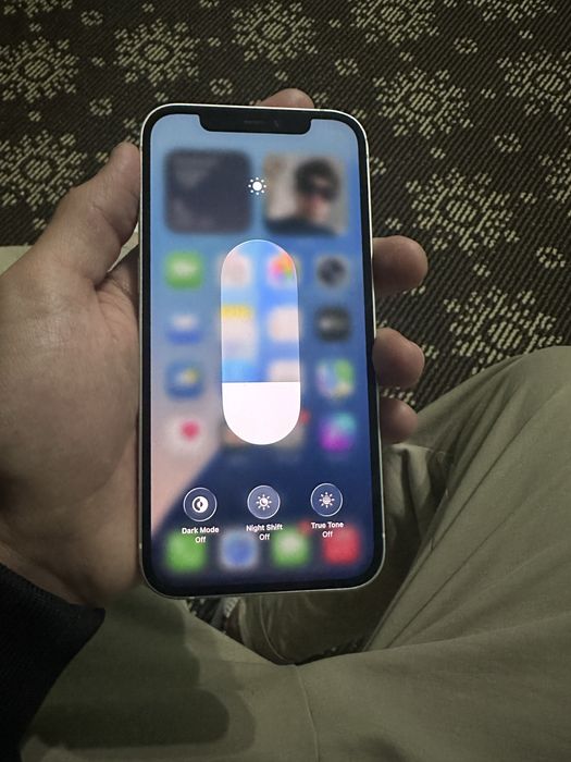 iPhone 12 radnoy