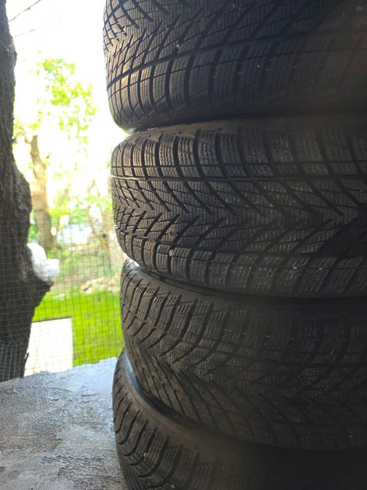 Джанти + Зимни гуми Mercedes 17 инча 5x112 Dezent 225 50 17