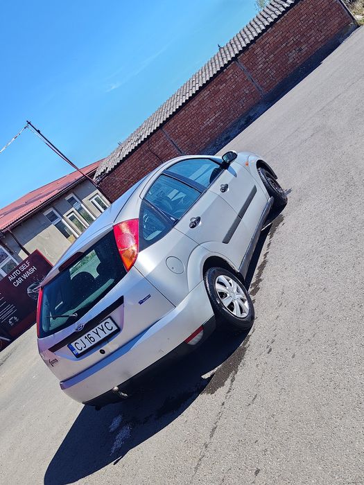 Vând Ford focus an 2003