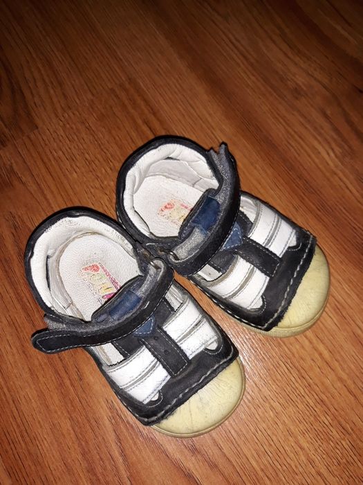 Сандали за прохождане