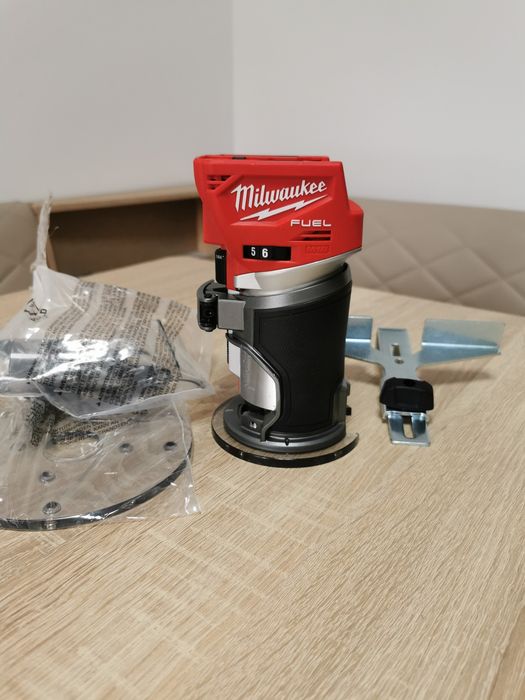 Freză milwaukee m18 model destinat pietei de America