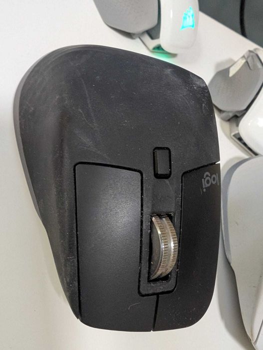 4 Mouse-uri Corsair m65 - 2 Logitech MX Master 3S