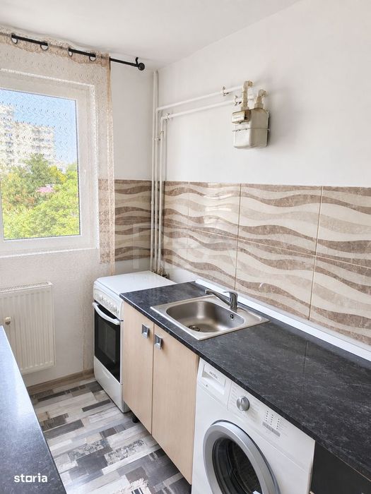2 camere, la 3 minute de metrou Favorit