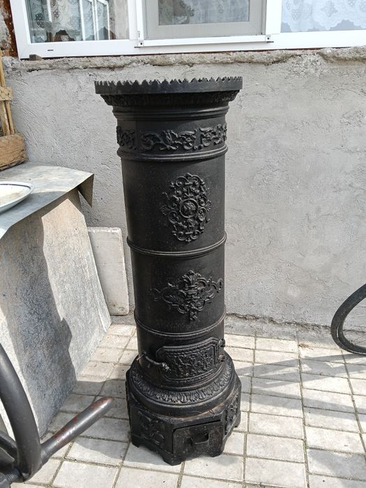 Sobă veche din fontă