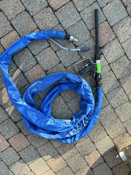 IC 110E Струйната обработка със сух лед