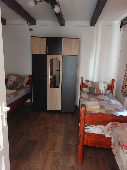 Cazare echipe de muncitori