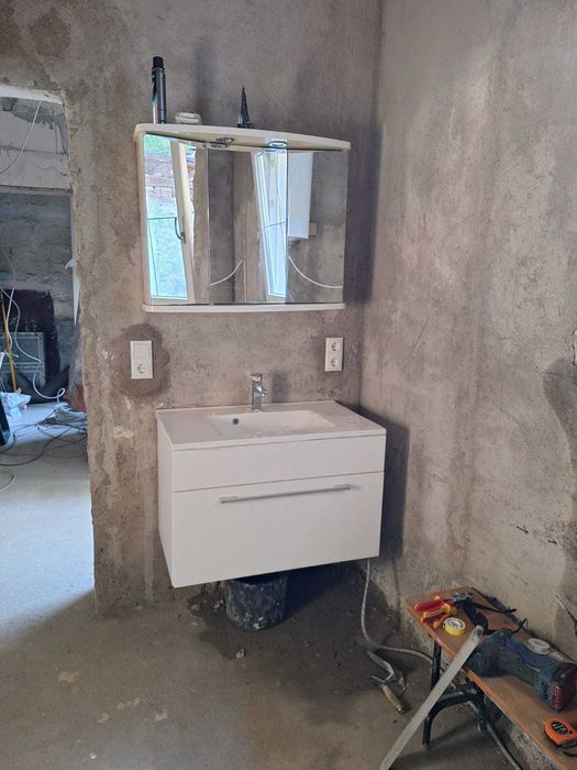Vând casă la Anina!