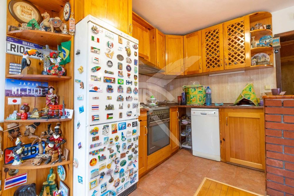 Продава се Къща в с. Бистрица, Област София-град - 180 кв.м за 1785 €/кв.м - Снимка #1