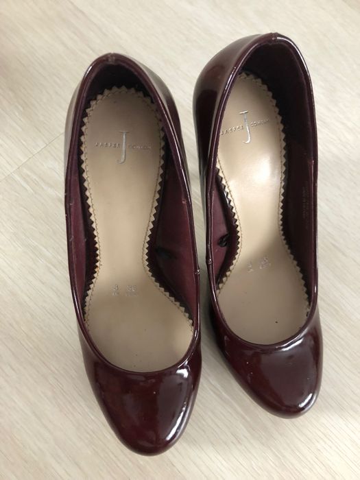 Vand pantofi cu toc