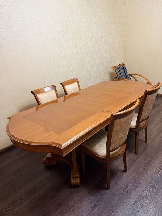 Продам стол шикарный