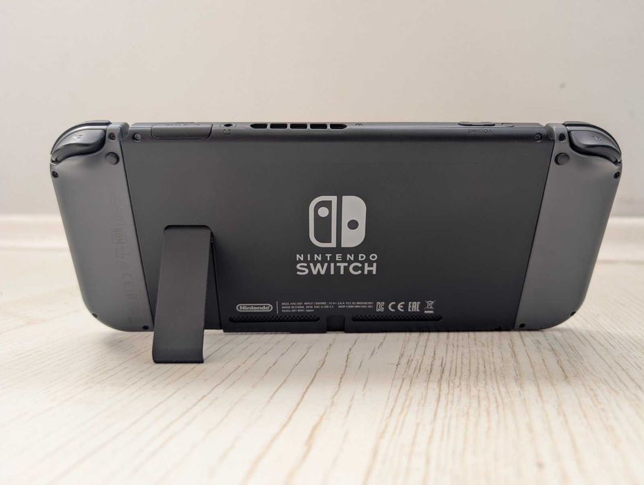 Nintendo Switch LCD 32GB пълен комплект без кутия (възможно договаряне)