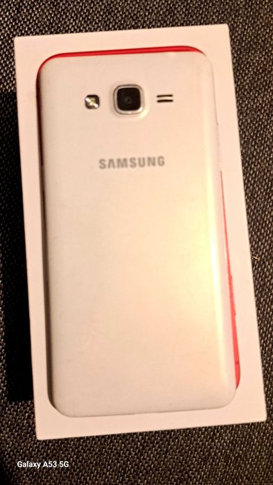 Telefooane samsung ,vodafone 600