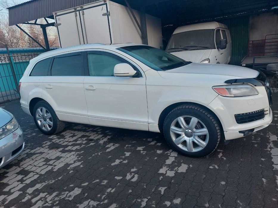 Продам автомобиль Ауди Q7