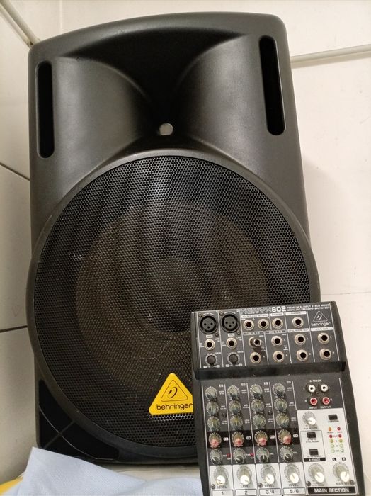 Vând boxă beringer și mixer