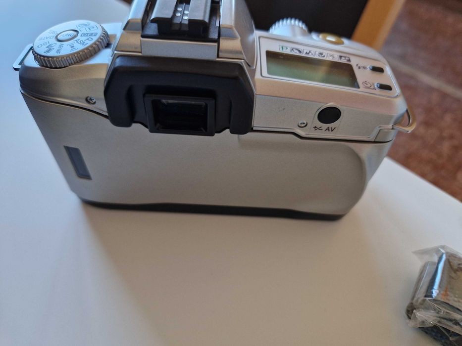 Продавам два броя лентови фотоапарати Minolta
