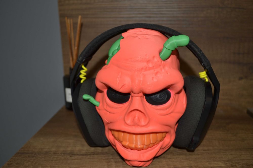 Стойки за слушалки