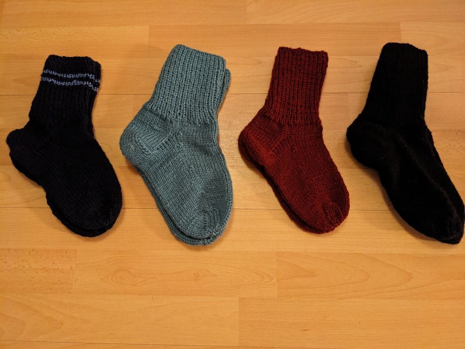 Sosete calduroase,tricotate manual!!