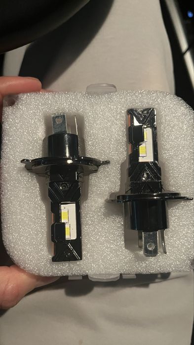 Продам H 4 лампочки ярко светящие