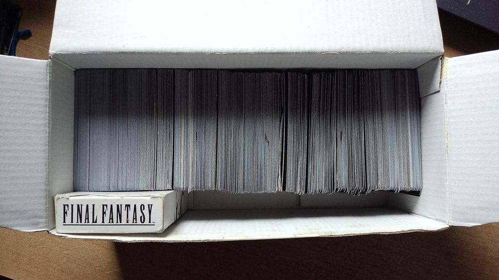 Lot  726 de cărți Magic The Gathering + Deck întreg Sephiroph Final Fantasy VII