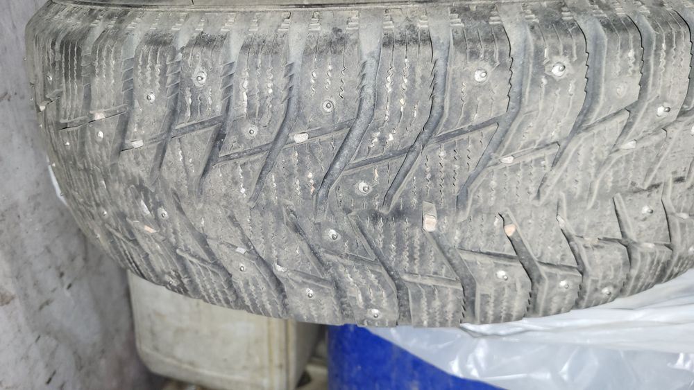 Продам резину Sailun Ice Blazer R15 с шипами