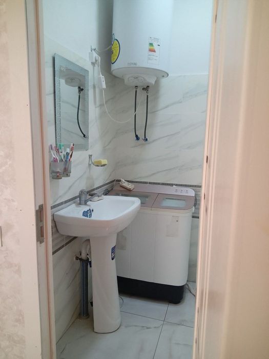 Отчопарда 4хонали катеж срочна сотилади