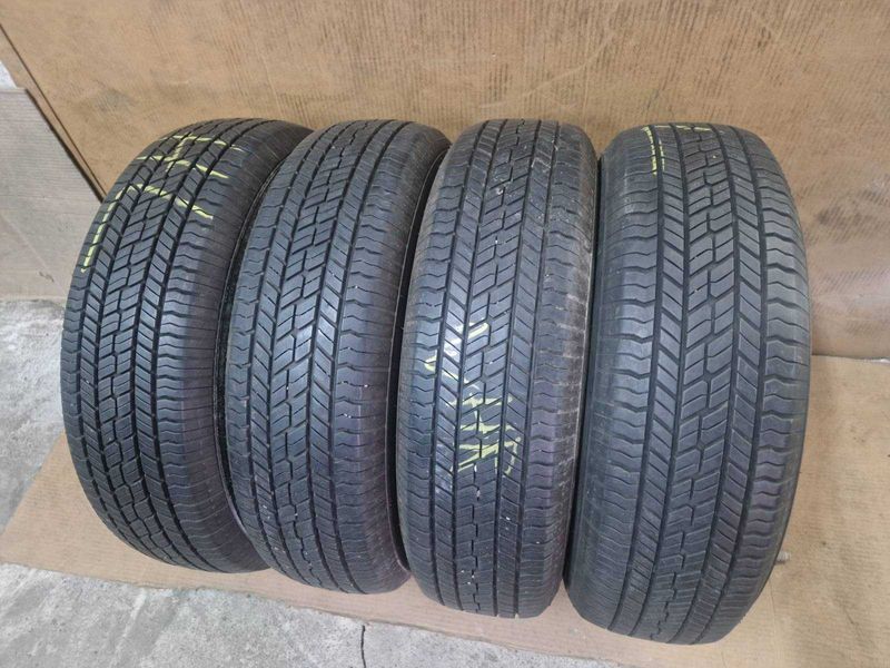 4 Yokohama R16 215/70
летни гуми
DOT0517