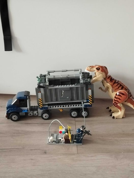 Лего с динозавром тирекс