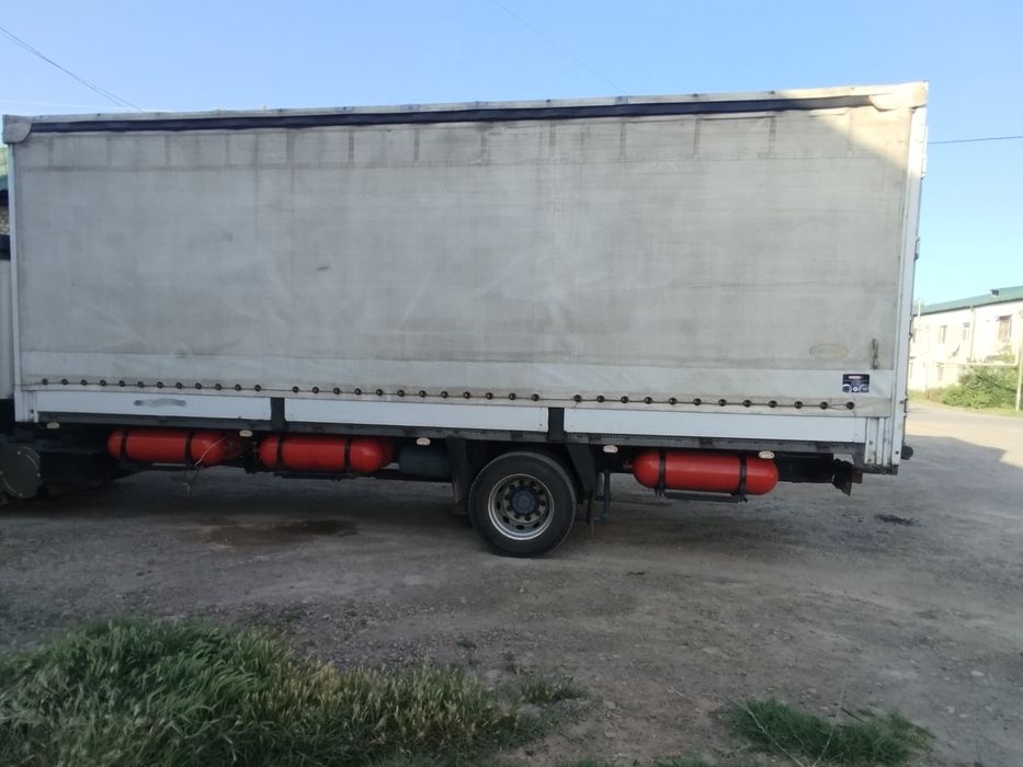 ДАФ СФНИ Кузифи сотилади .узунлиги 8 мт.енига 2.50 мт баландлиги 2.70м