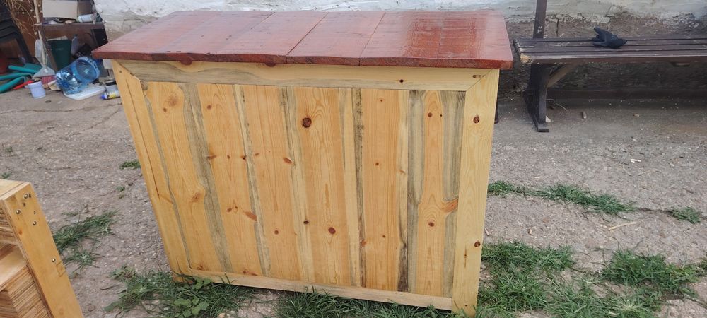 Изработвам дървени шкафове по поръчка – масив, ръчна изработка