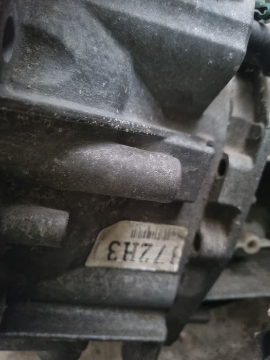 Скоростна кутия за Дачия Сандеро 1.2  2014. Кутията  е с помпа.