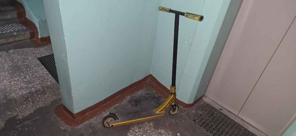 Продам трюковой самокат
