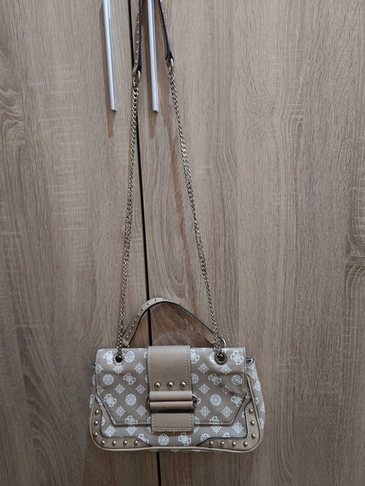 Оригинална чанта Guess
