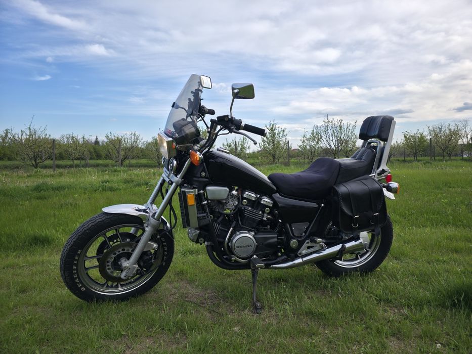 Honda Magna V45 (1984) – Import Canada – Un Muscle-Cruiser Autentic