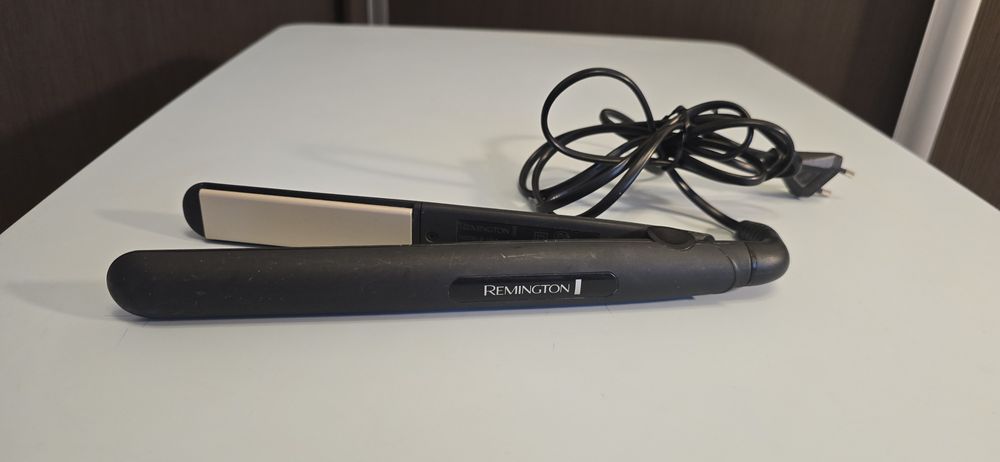 Placa de indreptat parul Remington S1510