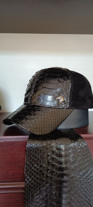 Головные уборы из кожи