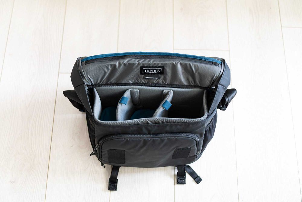 Tenba DNA 13 DSLR Messenger Geanta Foto Negru