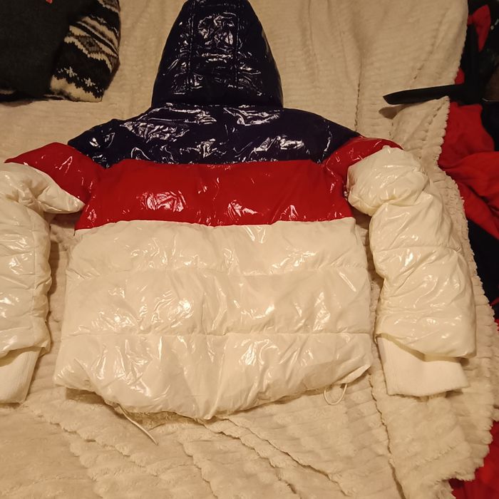 Geaca bomber groasa lăcuită fete