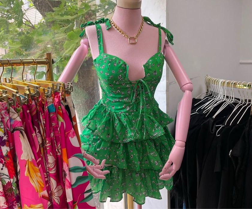 Зелена къса рокля